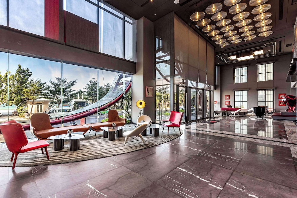 Radisson RED Danang 40/50