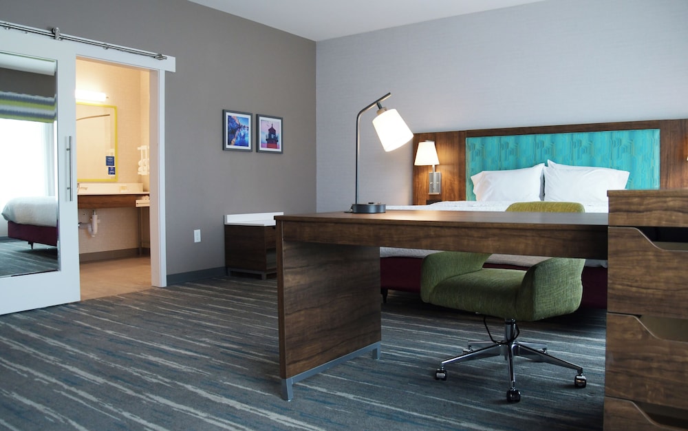 Hampton Inn Glendale Milwaukee, WI 27/42