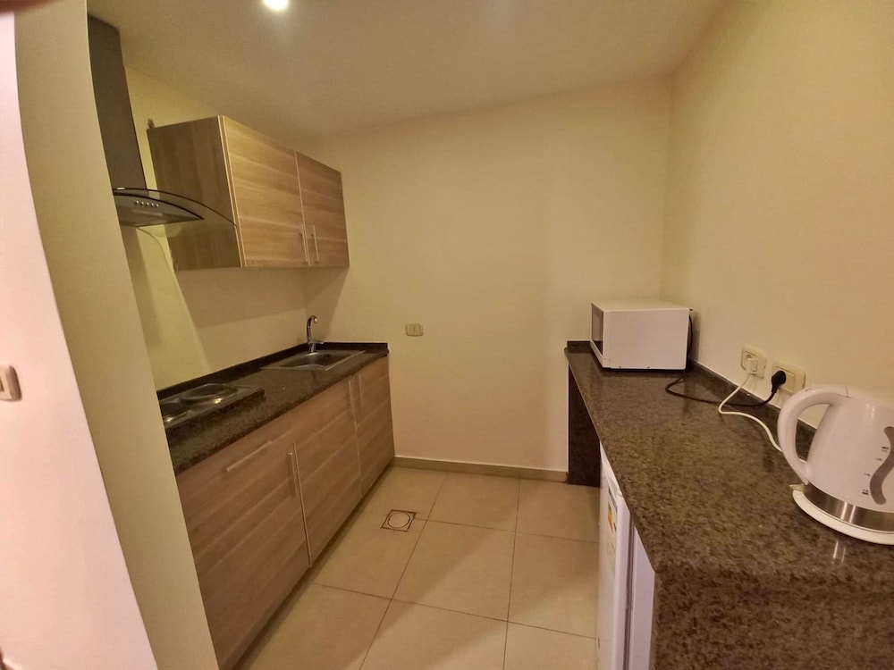 Lujain Hotel Suites 49/50