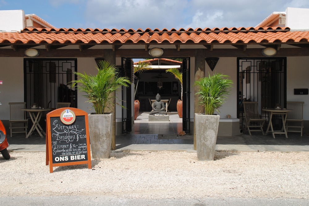The Lodge Bed And Breakfast 40/50