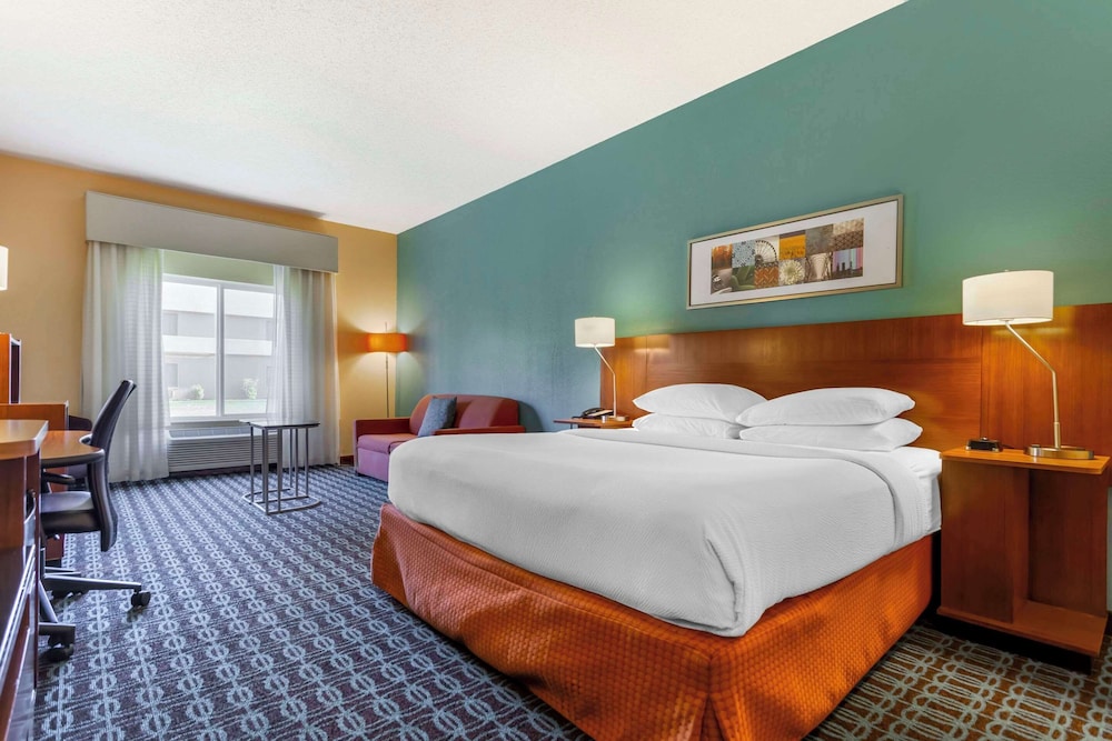 EFFICIENCY, KING BED