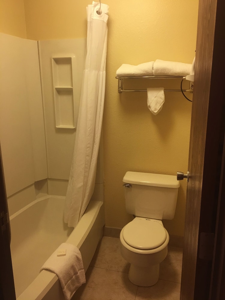 GuestHouse Inn, Suites & Conference Center Missoula 28/81