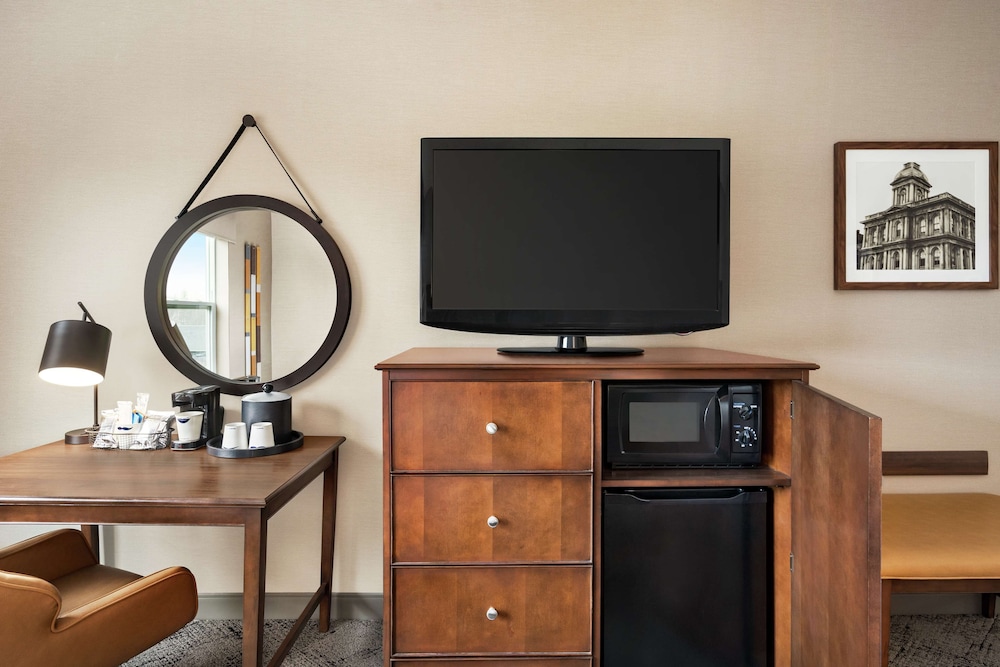 Hampton Inn Suites Exeter 52/52