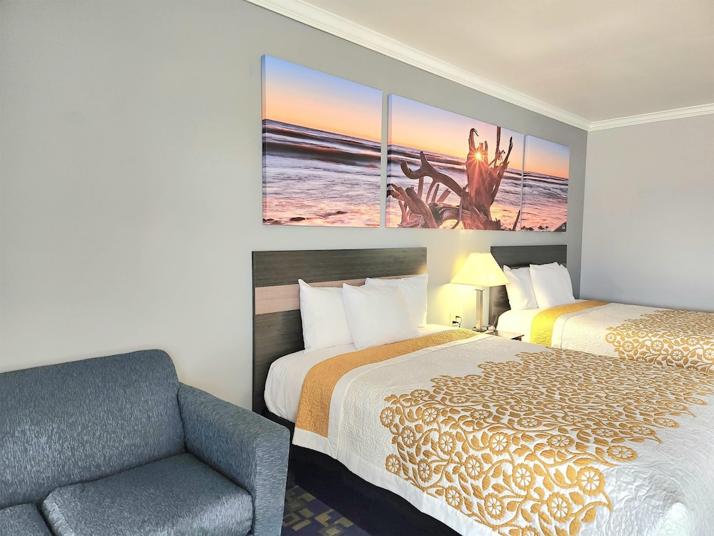 STANDARD, 2 QUEEN BEDS