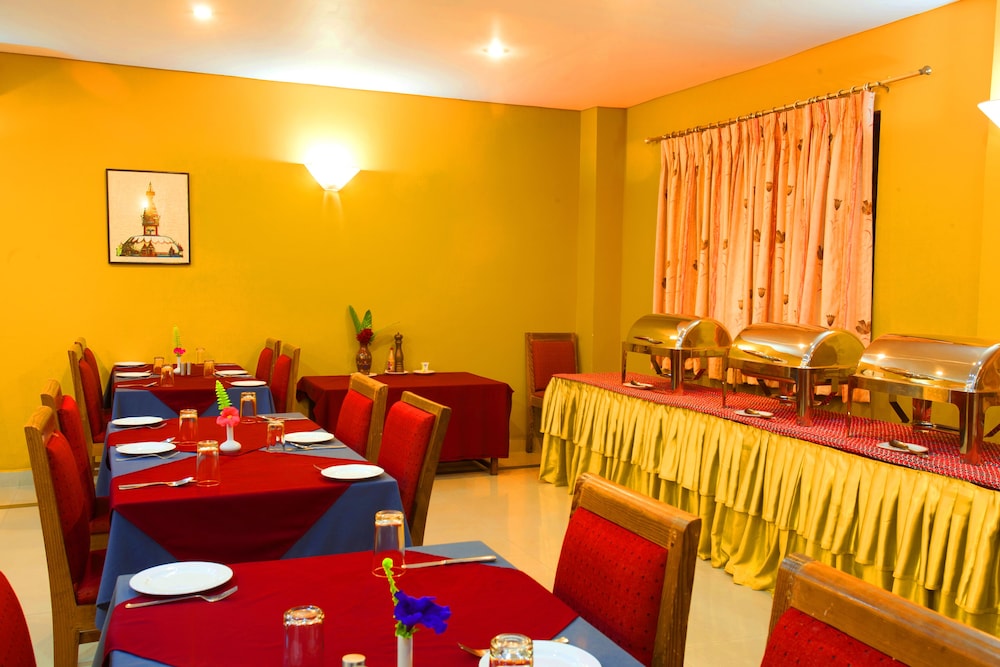 Royal Astoria Hotel 23/35