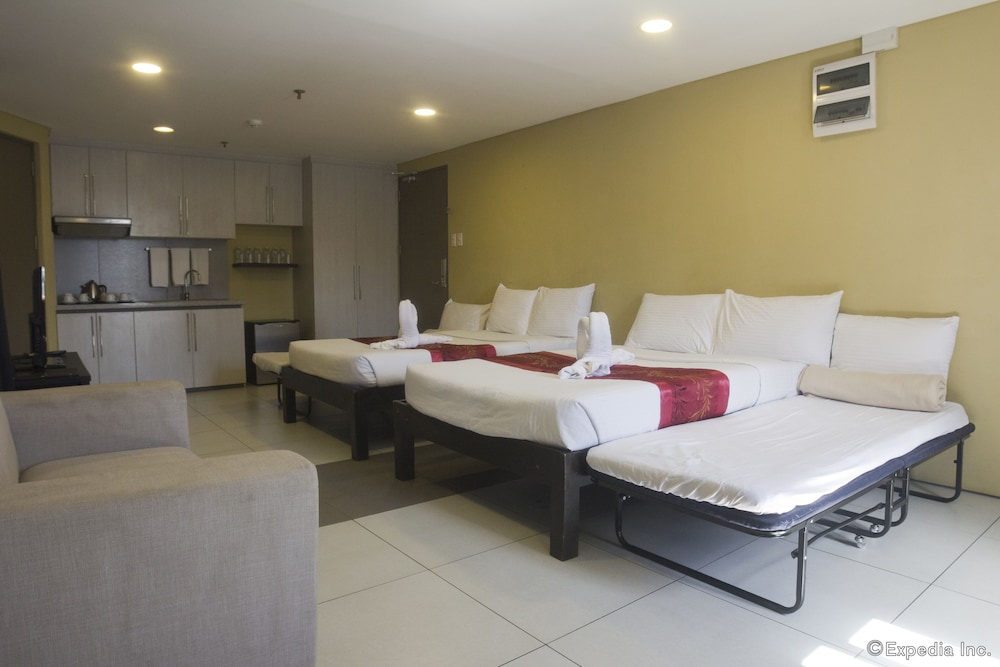 Jade Hotel Suites 30/66