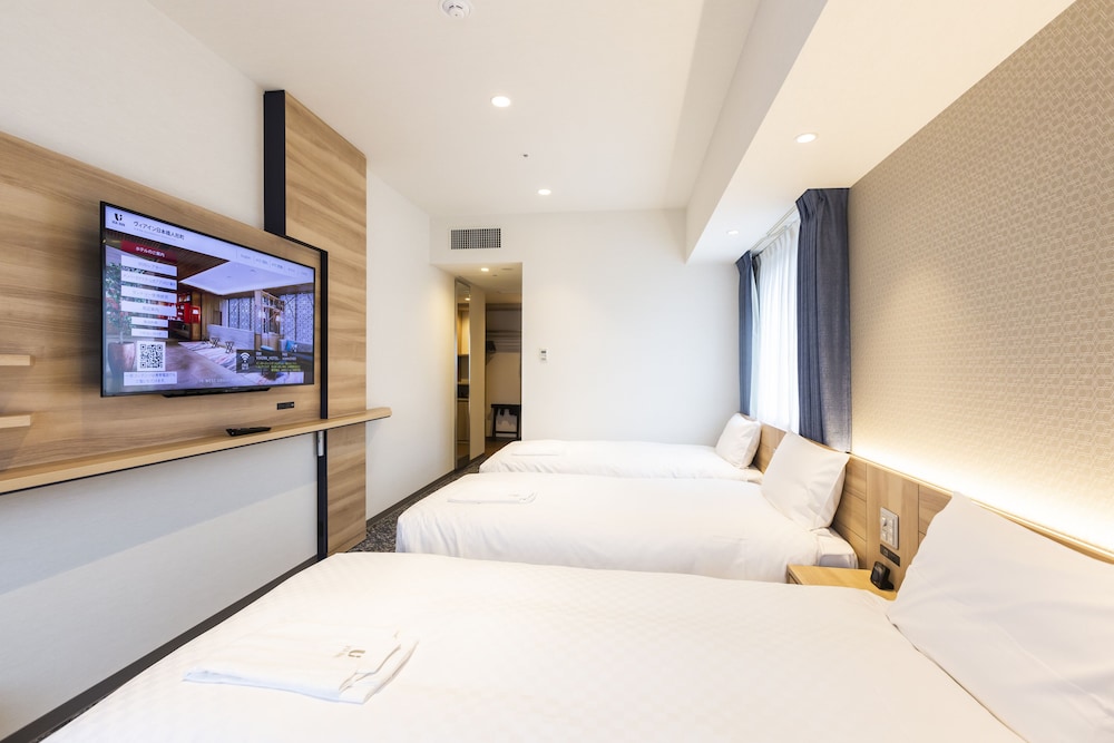 ROOM, TRIPLE