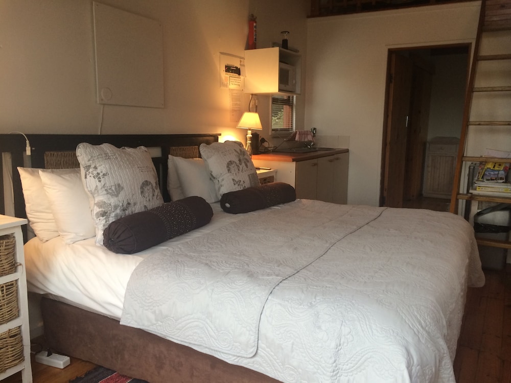 A Stone S Throw Accommodation 6/35