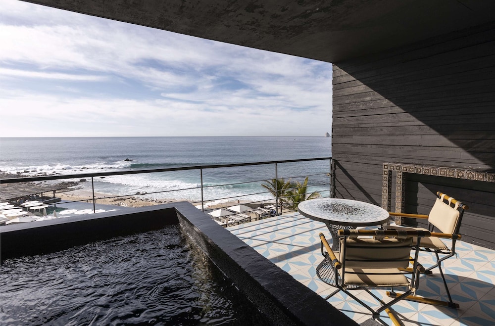 THE CAPE - A THOMPSON HOTEL 33/68