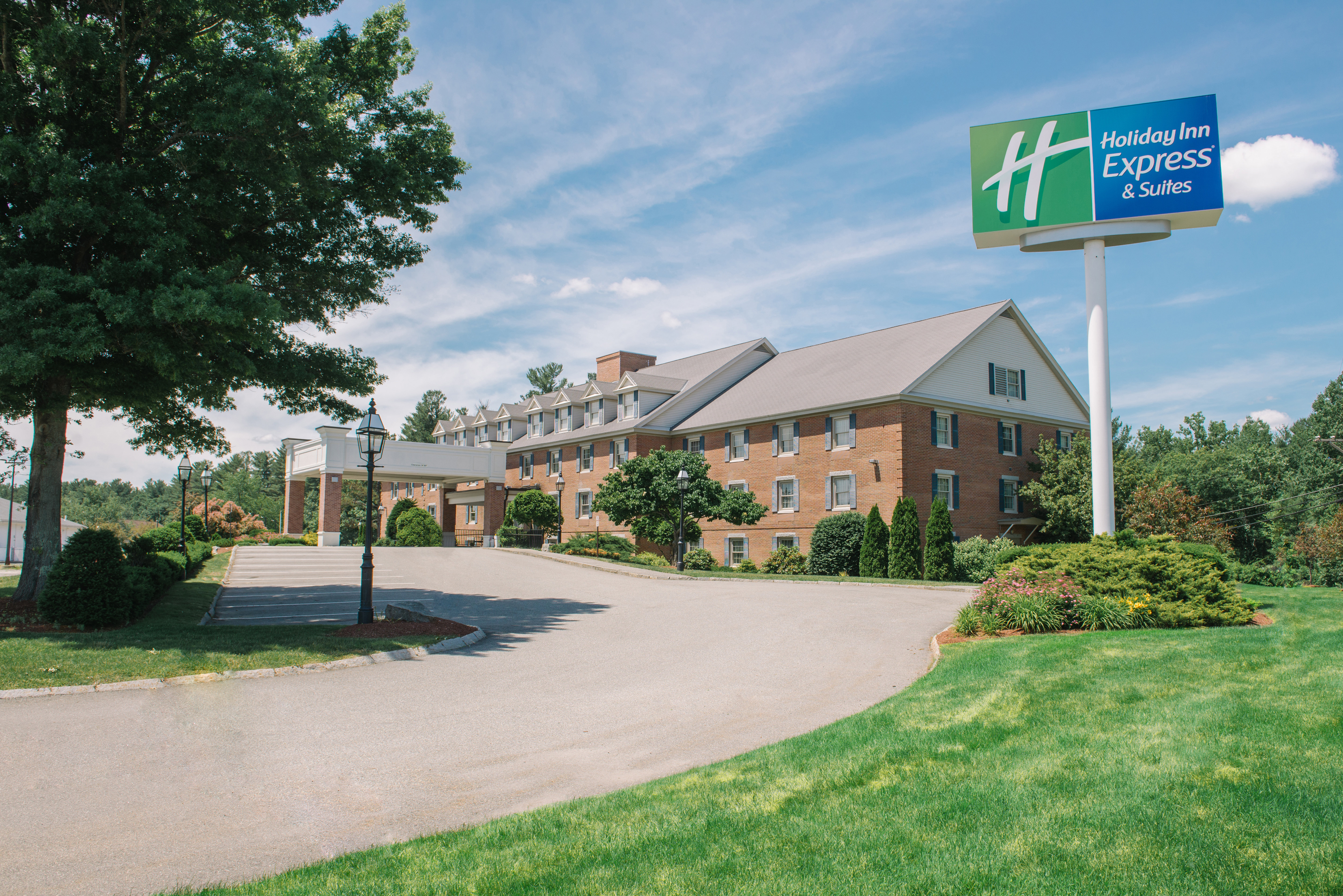 Holiday Inn Express Suites Merrimack 53/55