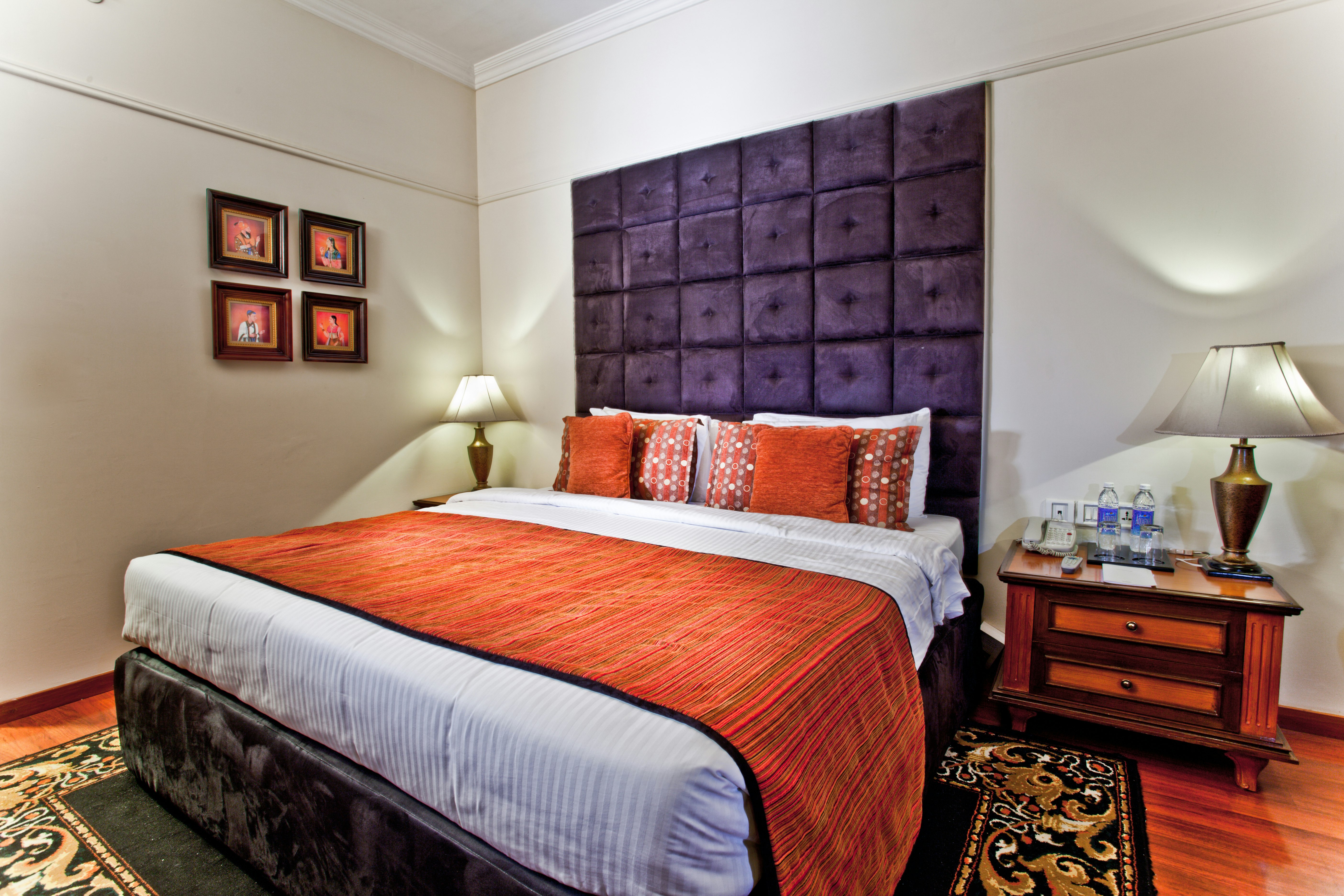 TAJ DECCAN 24/82