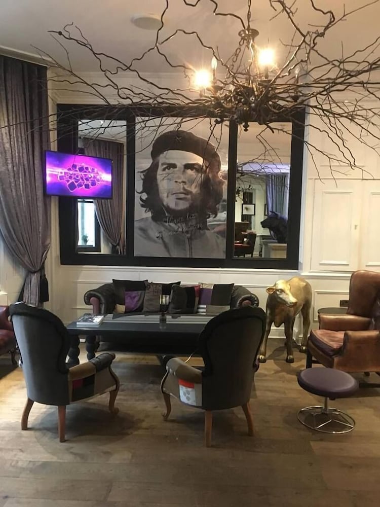 THE EXHIBITIONIST HOTEL 50/69