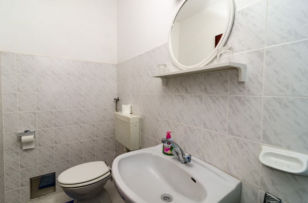 GUESTHOUSE MORETIC 32/40