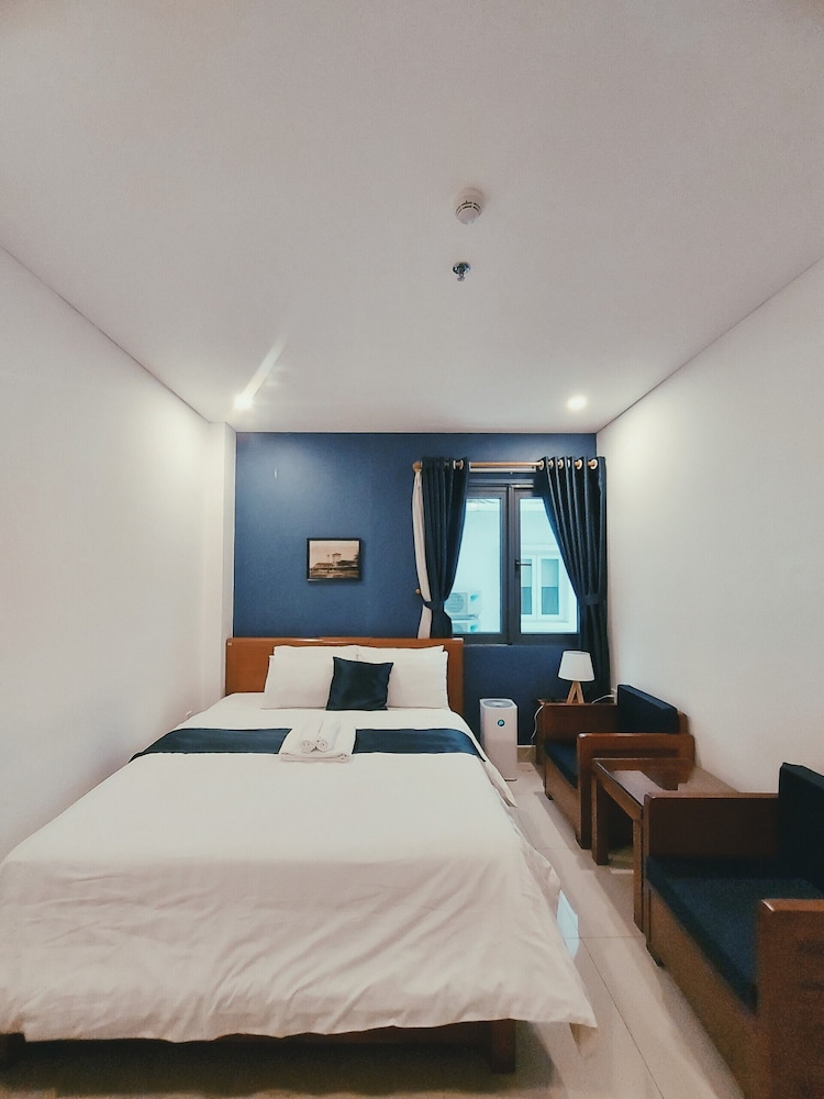 Twins Hotel 13/48