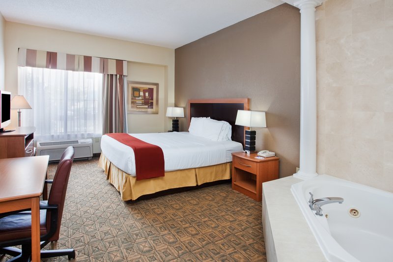 Holiday Inn Express Hotel Suites Charlotte Concord I 85 18/58