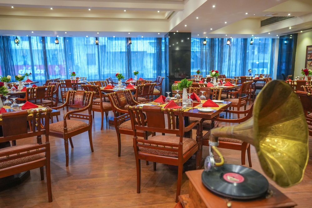 Hotel Sarina 67/77
