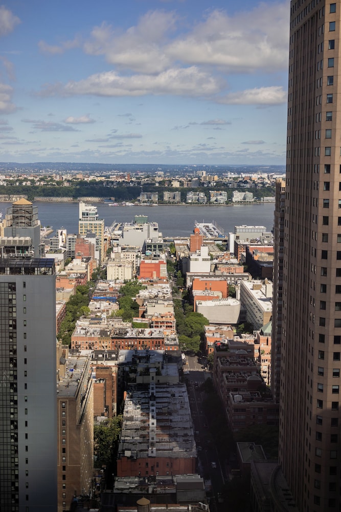 Hyatt Regency Times Square 59/62