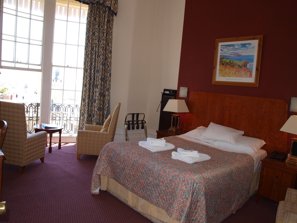 The Beach Hotel 10/48