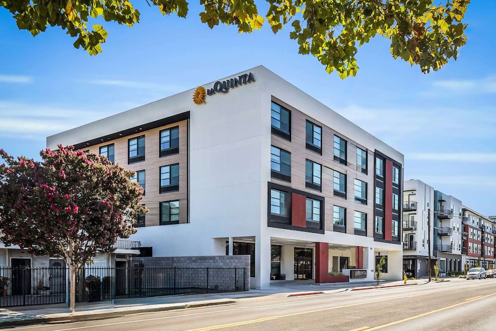 La Quinta Inn & Suites by Wyndham San Jose Silicon Valley 4/50