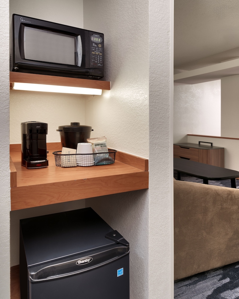 Fairfield Inn Suites Albany 37/44