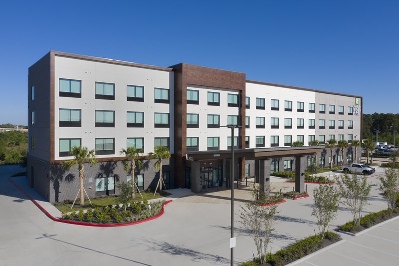 Holiday Inn Express and Suites Houston North Woodlands Area 5/70