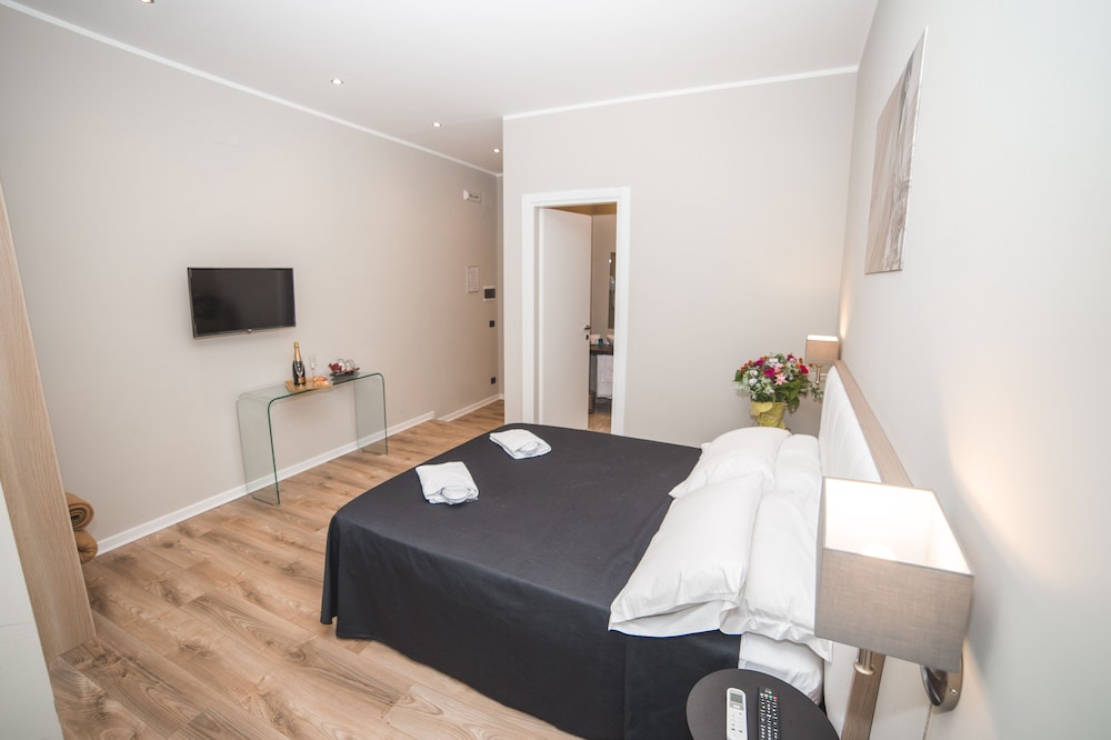 Rome King Suite 33/69