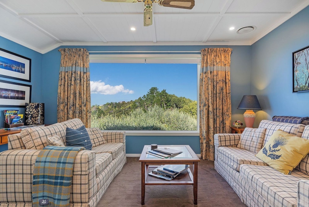 Bayview Valley Lodge 11/49