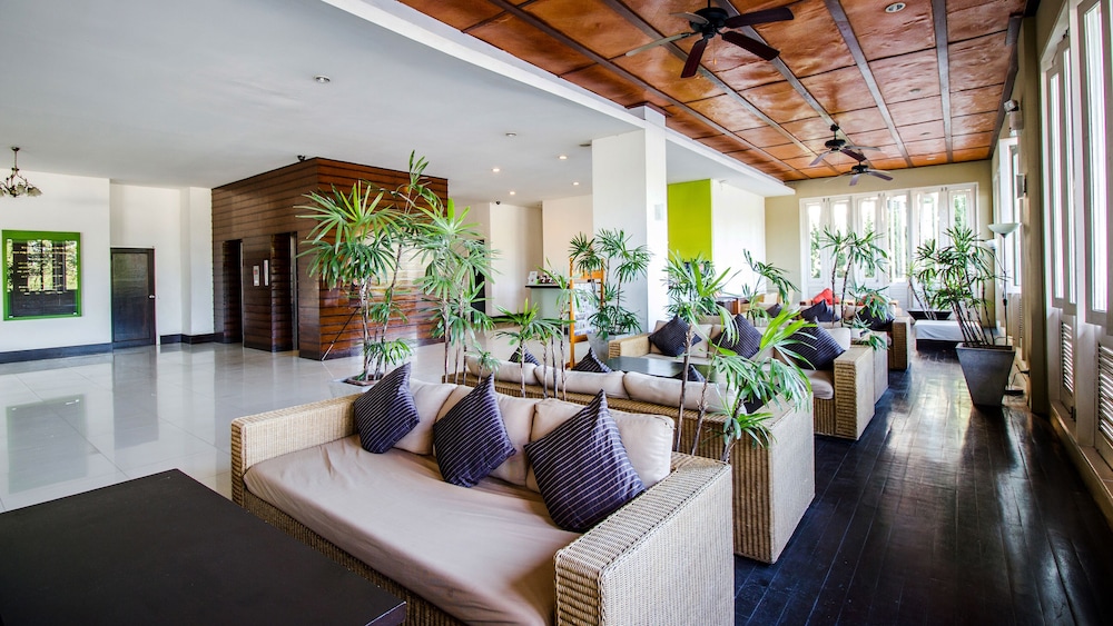B2 Premier Hotel & Resort 39/44