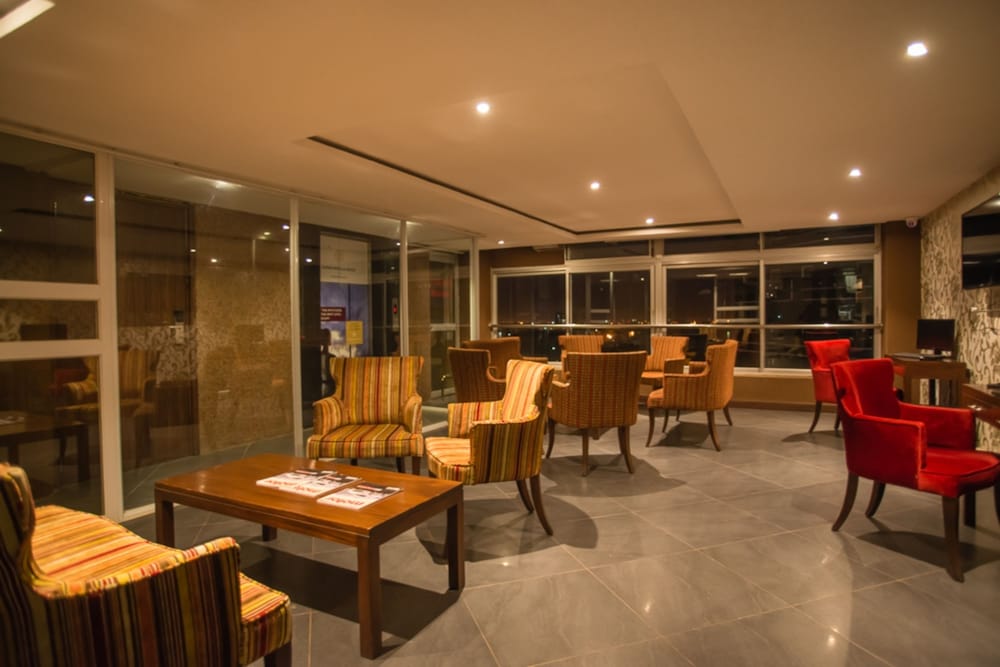 Diamond Plaza Apartments 24/33