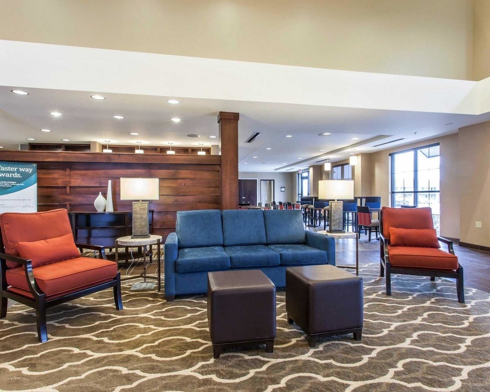Comfort Suites Youngstown North 23/37