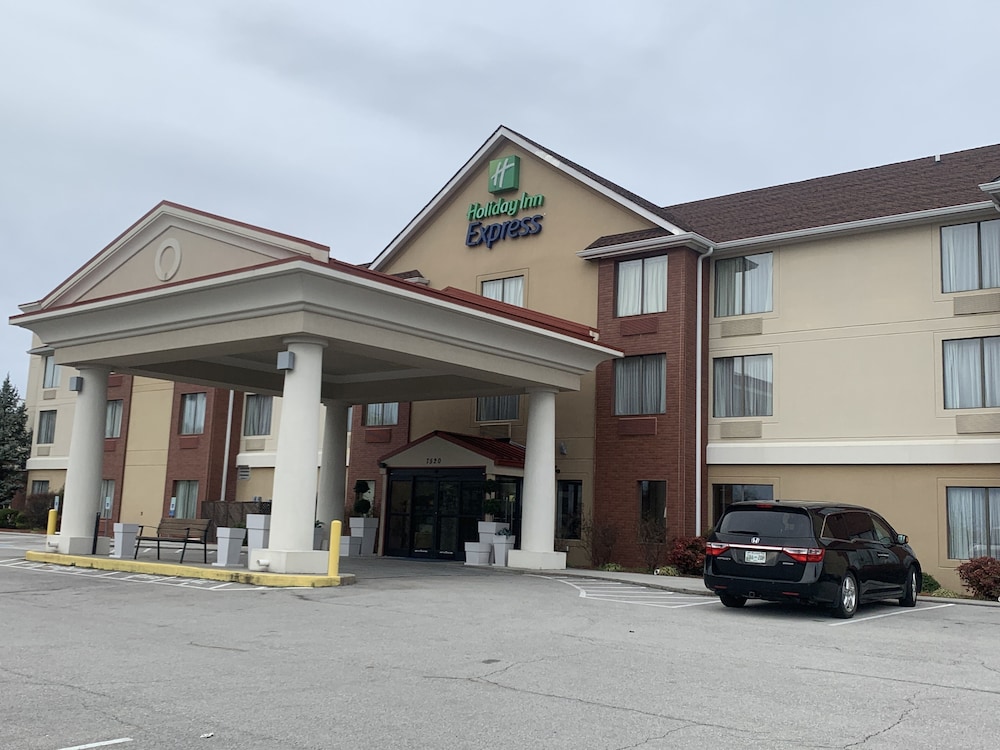 Holiday Inn Express Hotel and Suites Knoxville-North-I-75 Exit 112 3/61