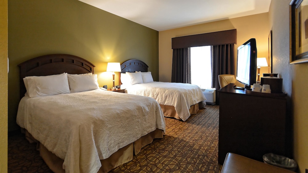 Hampton Inn Geneseo 8/54