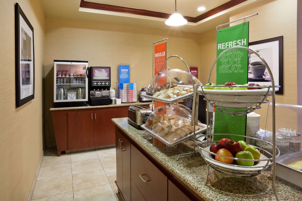 Hampton Inn Fairmont 40/54