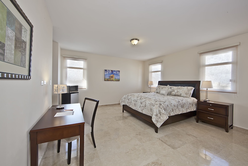 CIQALA Luxury Suites 12/75