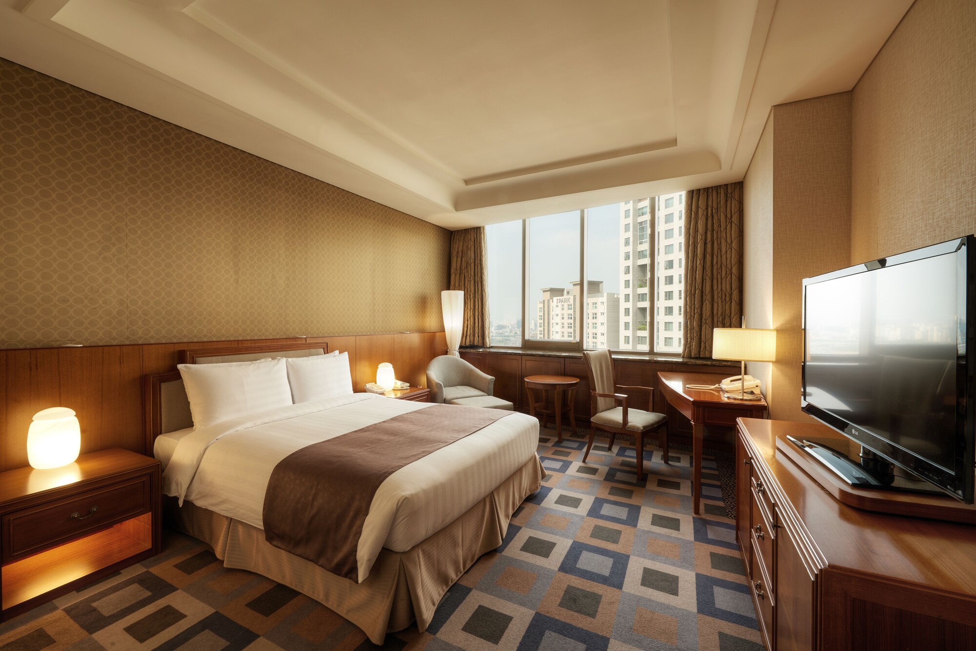 LUXURY, DOUBLE BED