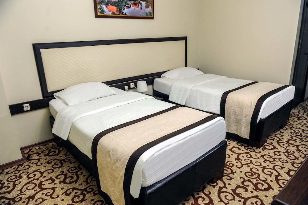 Teona Otel 16/26