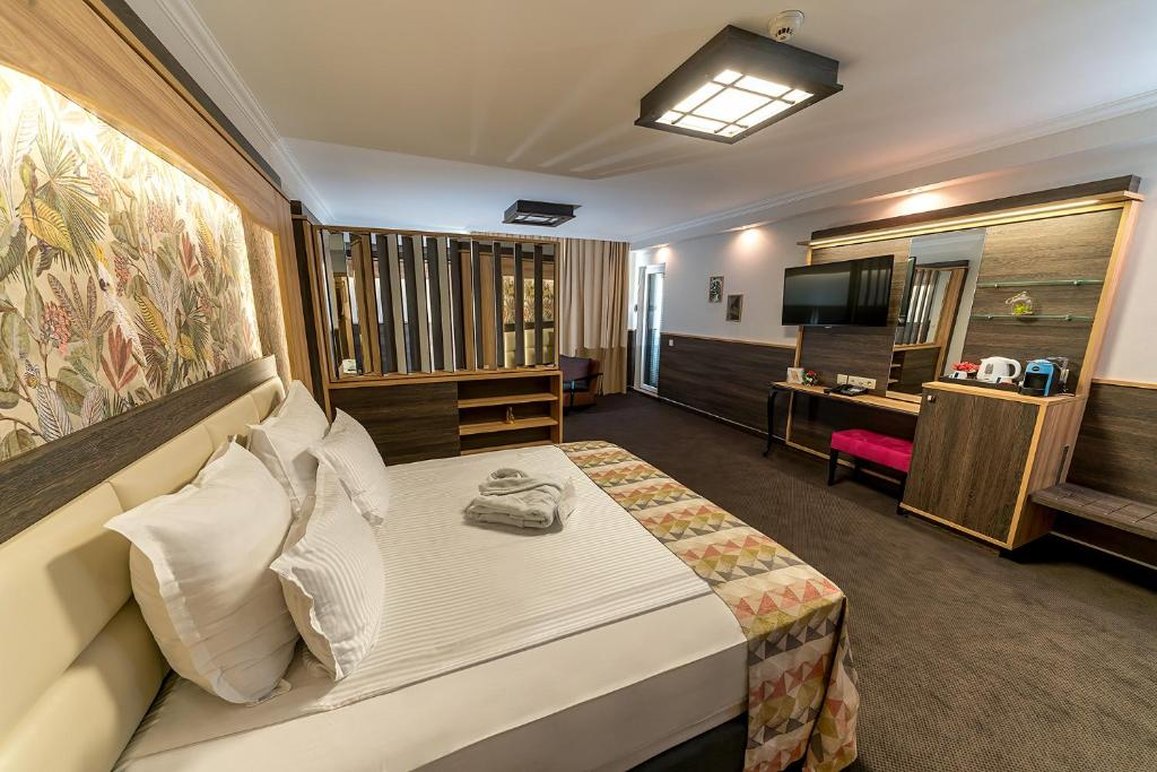 Hotel Zoo Sofia 56/91