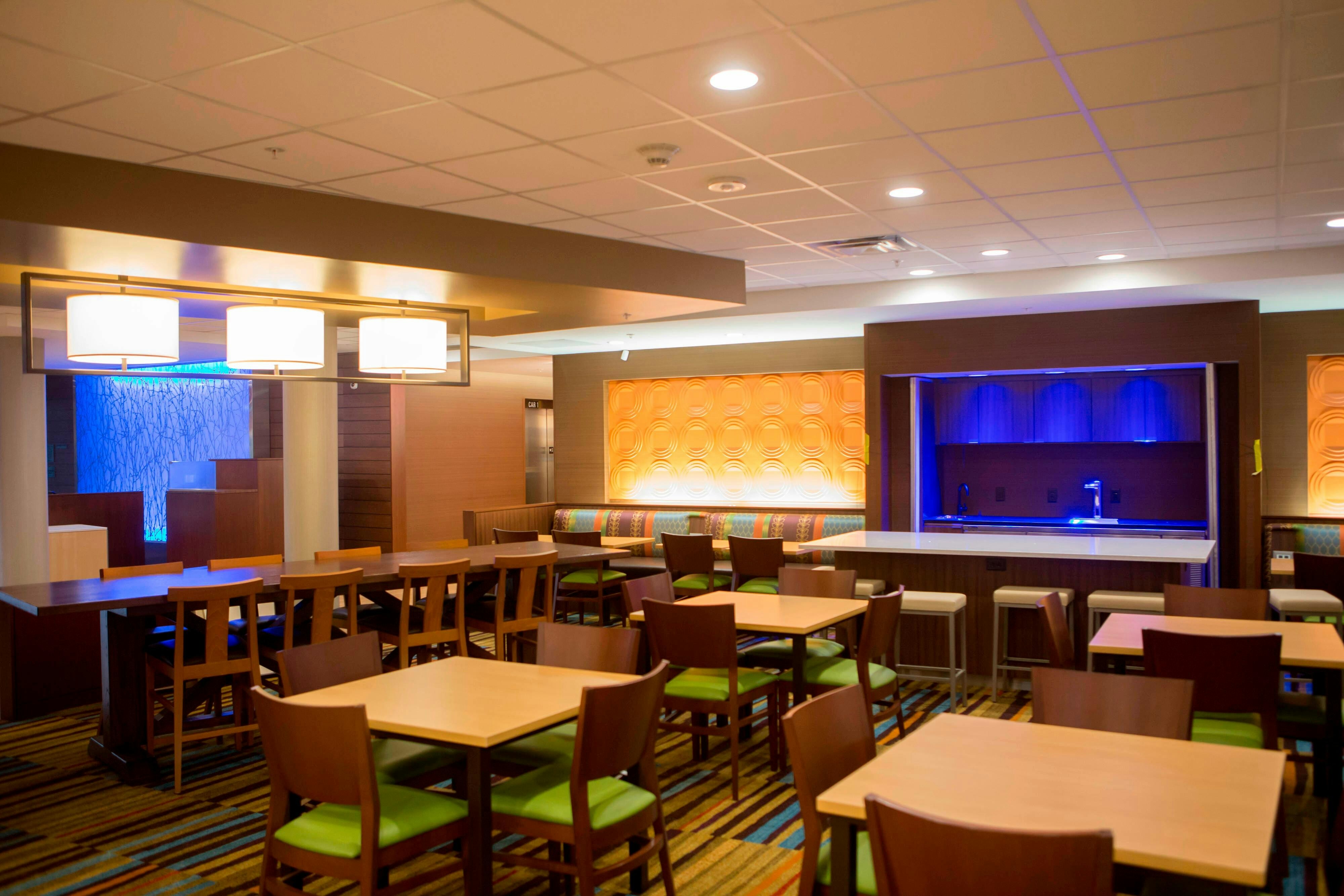 Fairfield Inn Suites Cambridge 33/42