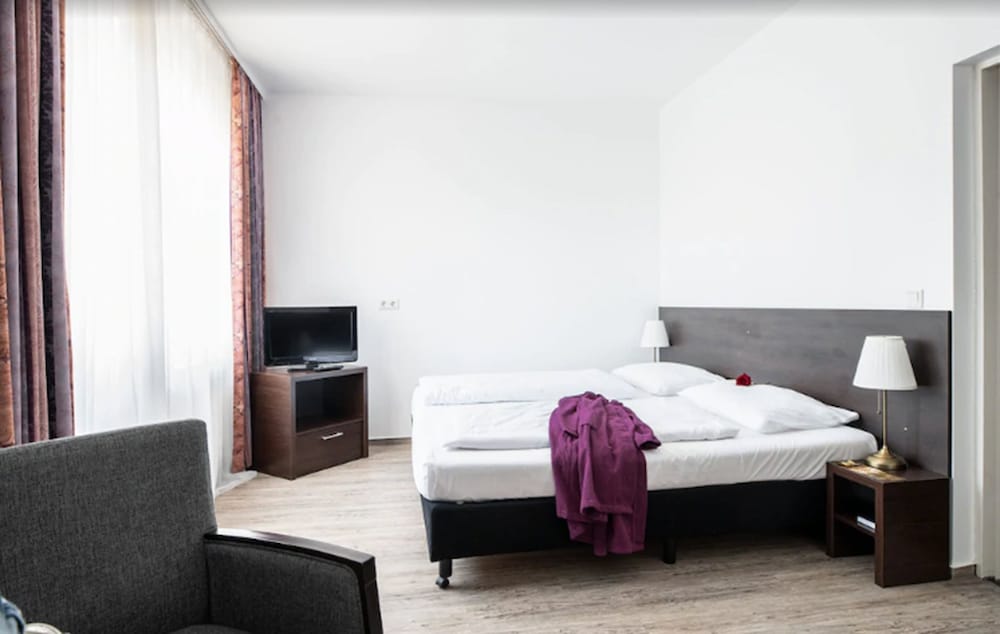 Hotel Lutzow 23/65