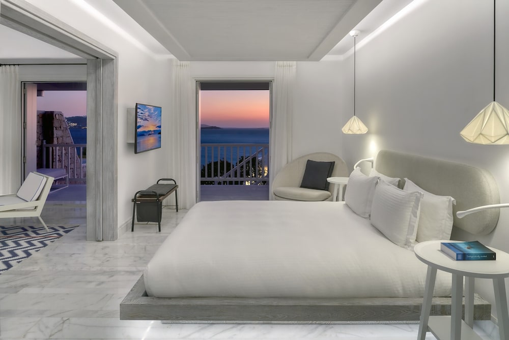 4 Bedrooms, Cosmopolitan, Pool, Maisonette, King Bed