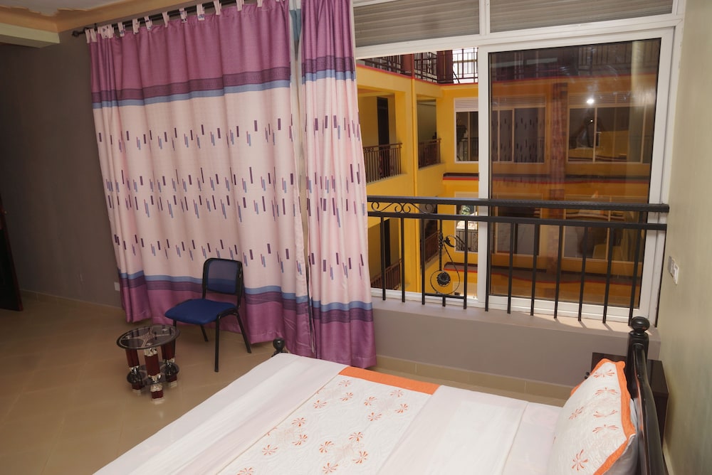 Oasis Top Hotel 4/32