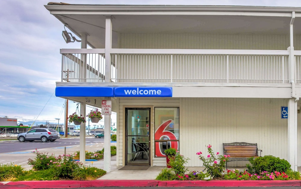 Motel6 Medford, OR - North in MEDFORD - OR