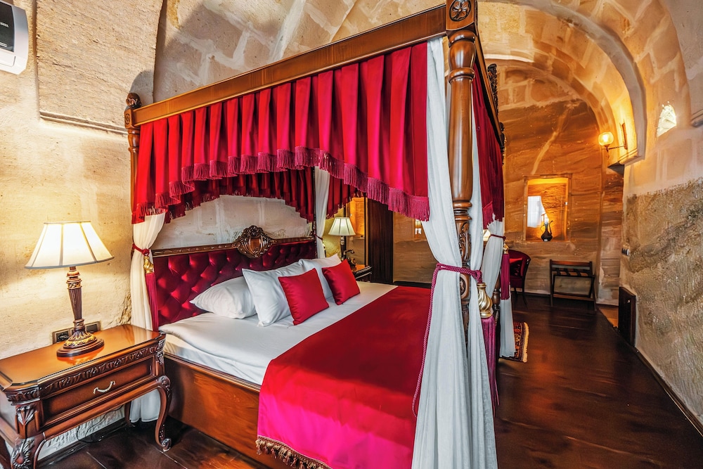 OTTOMAN, SUITE