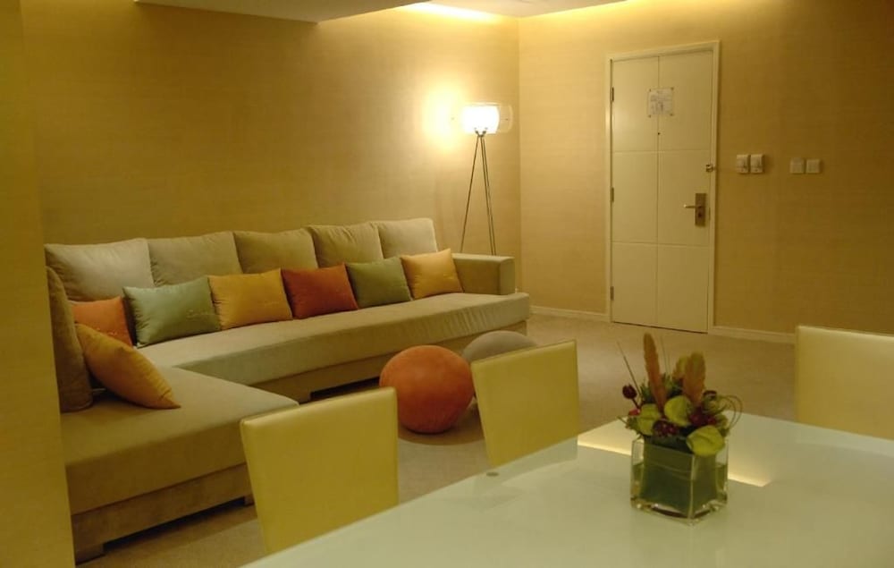 Cosmo Hotel Hong Kong by Dorsett 36/47