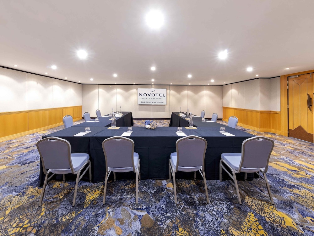 NOVOTEL SURFERS PARADISE 55/64