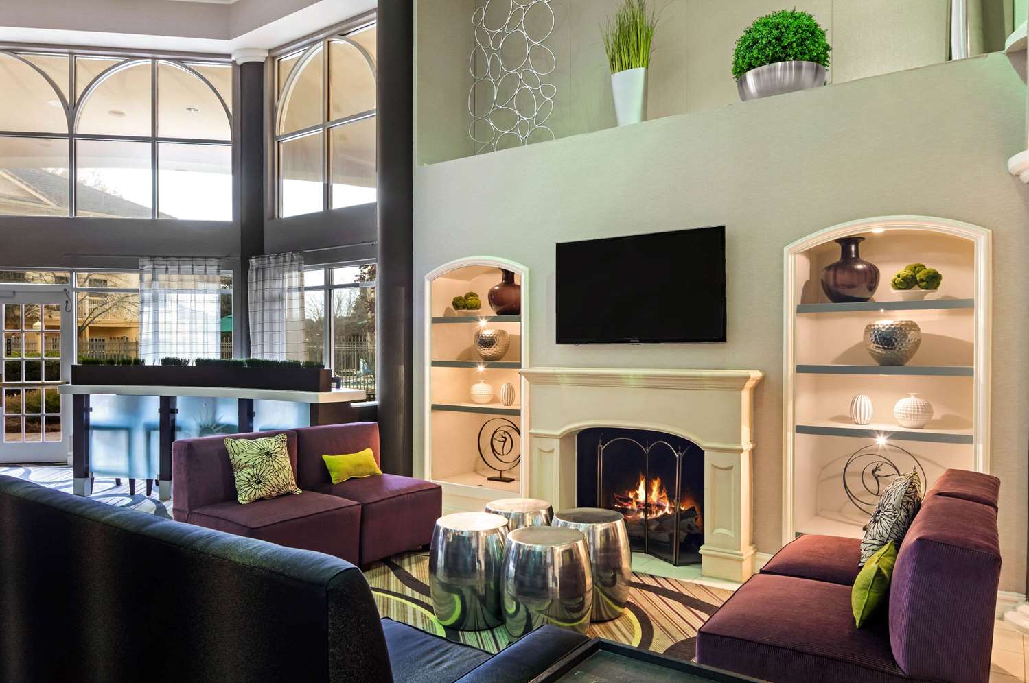 La Quinta Inn Suites Macon 28/45