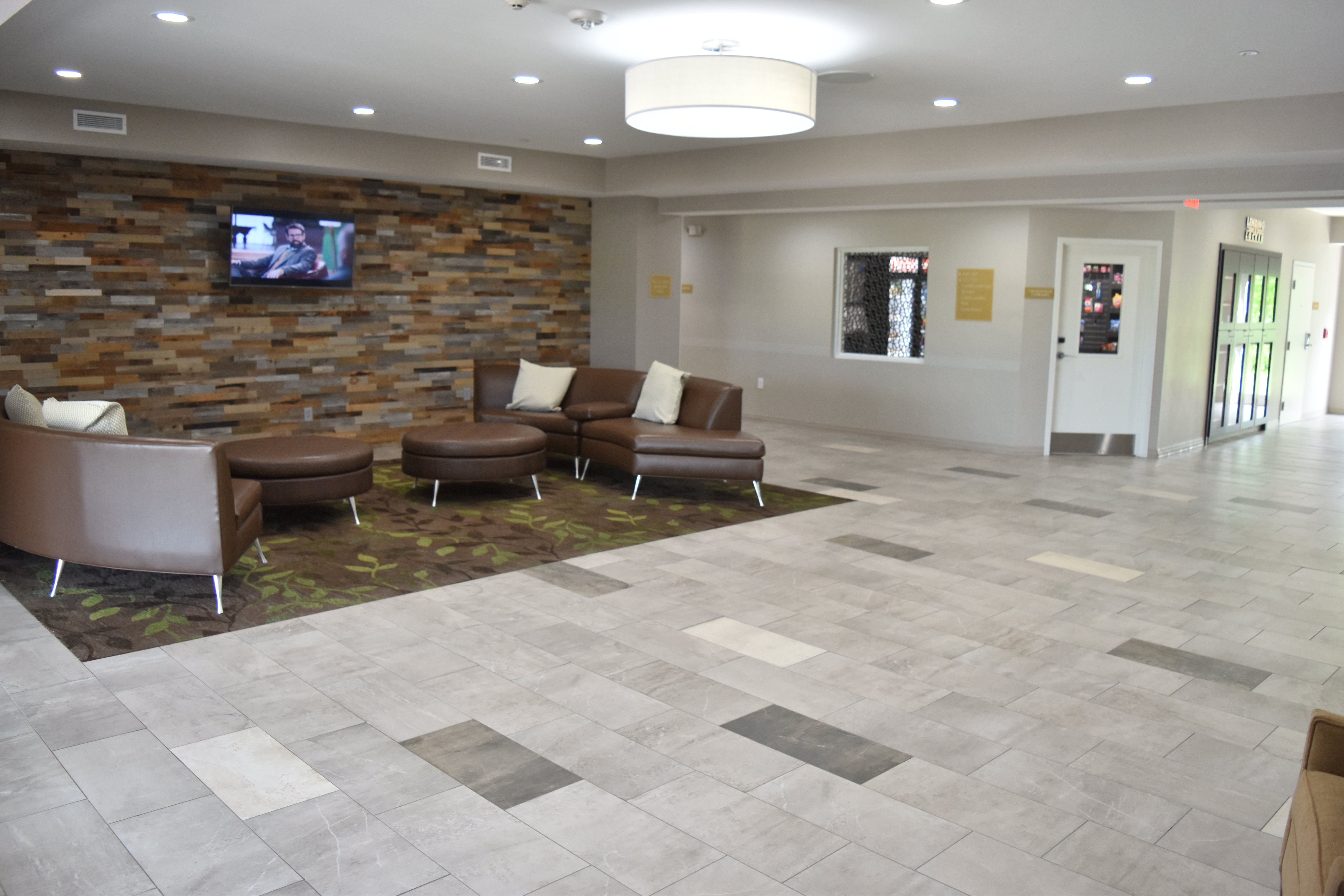CANDLEWOOD SUITES KANSAS CITY - INDEPENDENCE 9/63