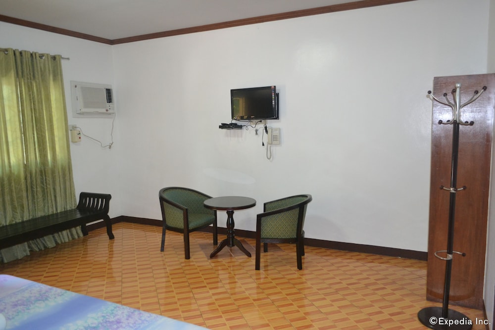 Antonio's Apartelle & Suites 40/66