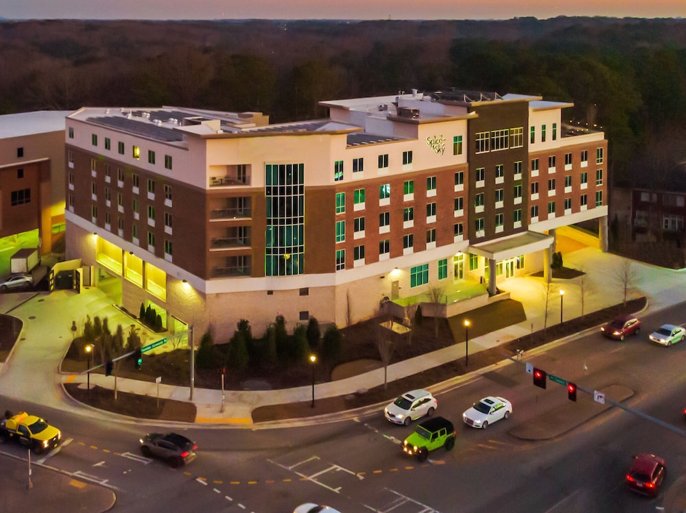 Holiday Inn & Suites Atlanta N - Chamblee Dunwoody thumb 2