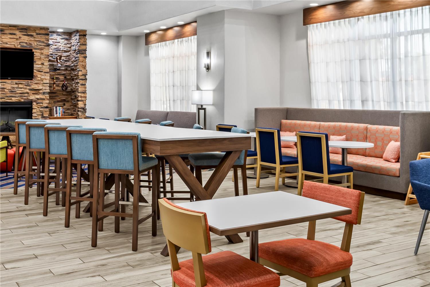 Hampton Inn & Suites Farmington, NM 26/33